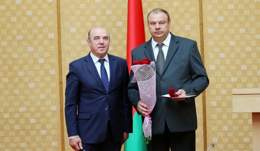 Генеральный директор Владимир Беляев награжден нагрудным знаком «Лидер качества»!